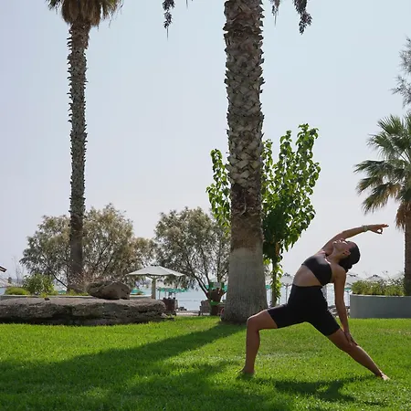 מלון Esperides 4*